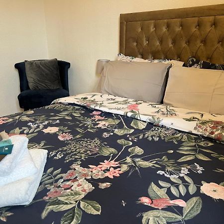 Grand Bleu - London - Next To Piccadilly Line Tube Station & Brand New Facilities Hotel Buitenkant foto