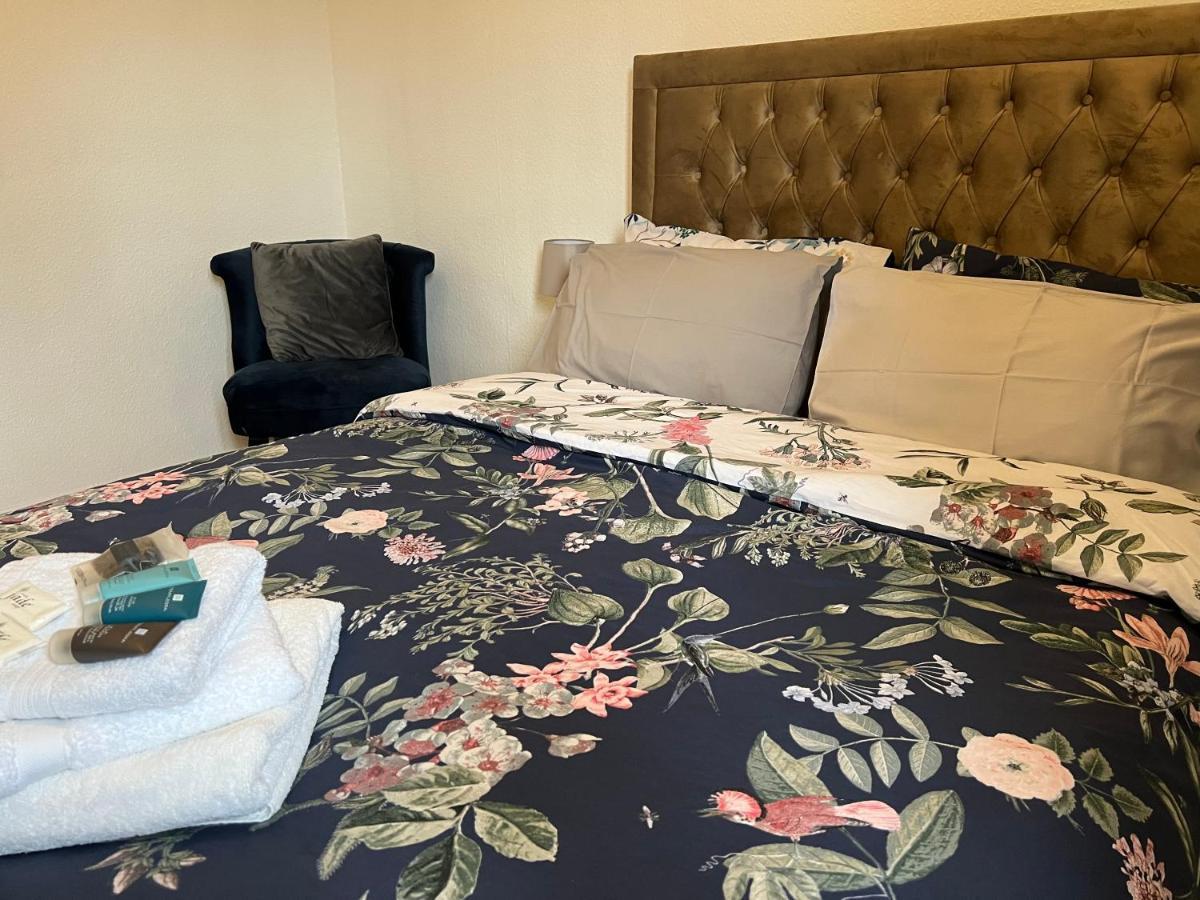 Grand Bleu - London - Next To Piccadilly Line Tube Station & Brand New Facilities Hotel Buitenkant foto
