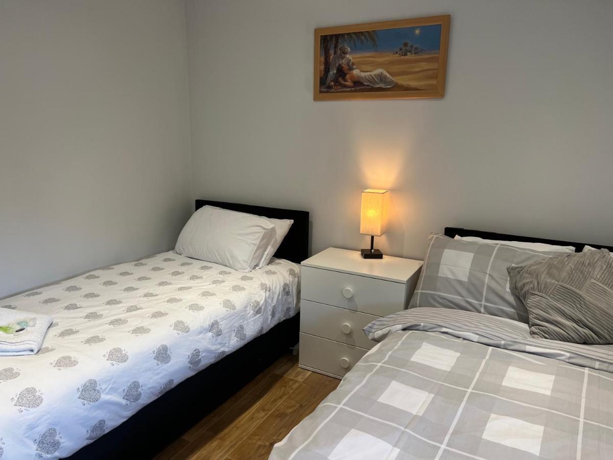 Grand Bleu - London - Next To Piccadilly Line Tube Station & Brand New Facilities Hotel Buitenkant foto